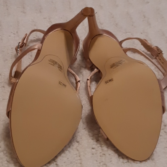 Vince Camuto Imagine Heels NWT Size 5 - Picture 4 of 5